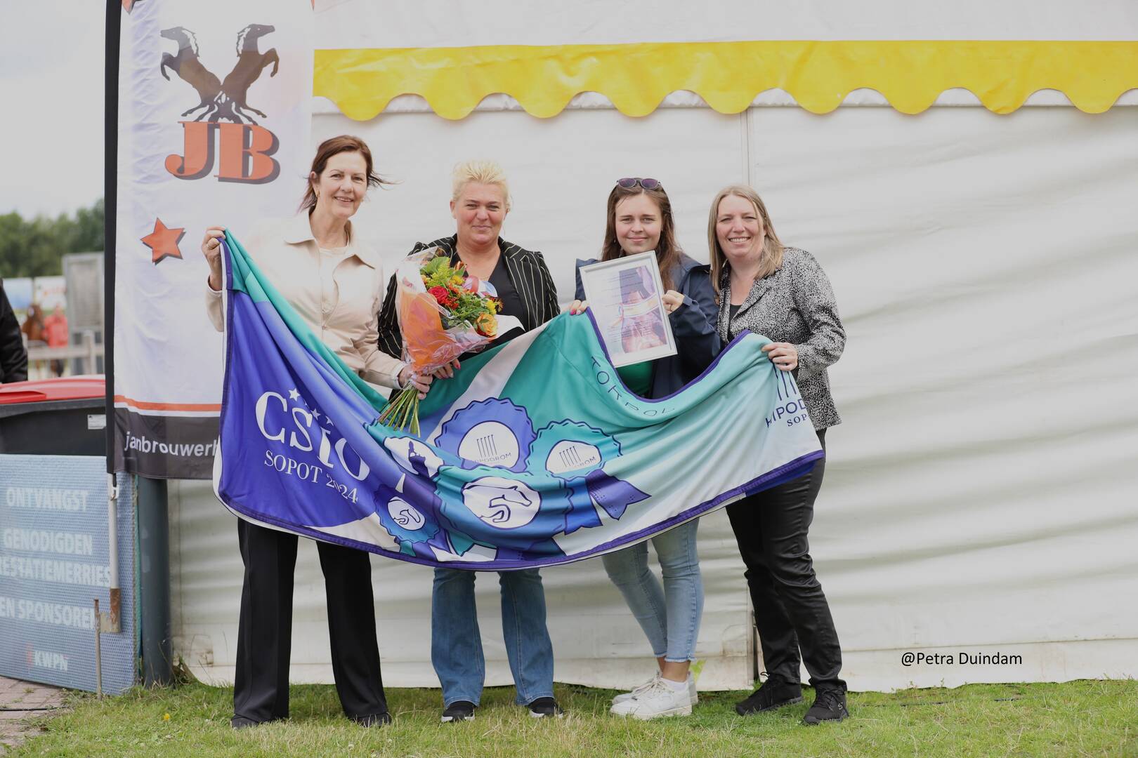 Huldiging fokkers prestatiemerries