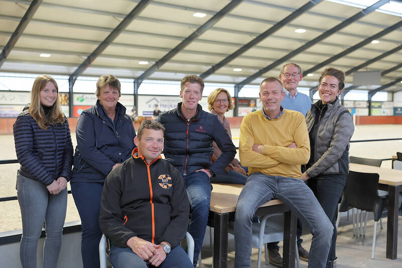 Veulen- en sportpaardenveiling samen met concours in Dronten