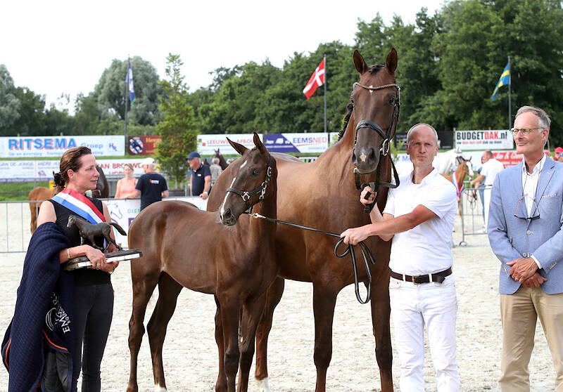 CK Tolbert: Vivian NML (v.Red Viper) met veel uitstraling naar titel