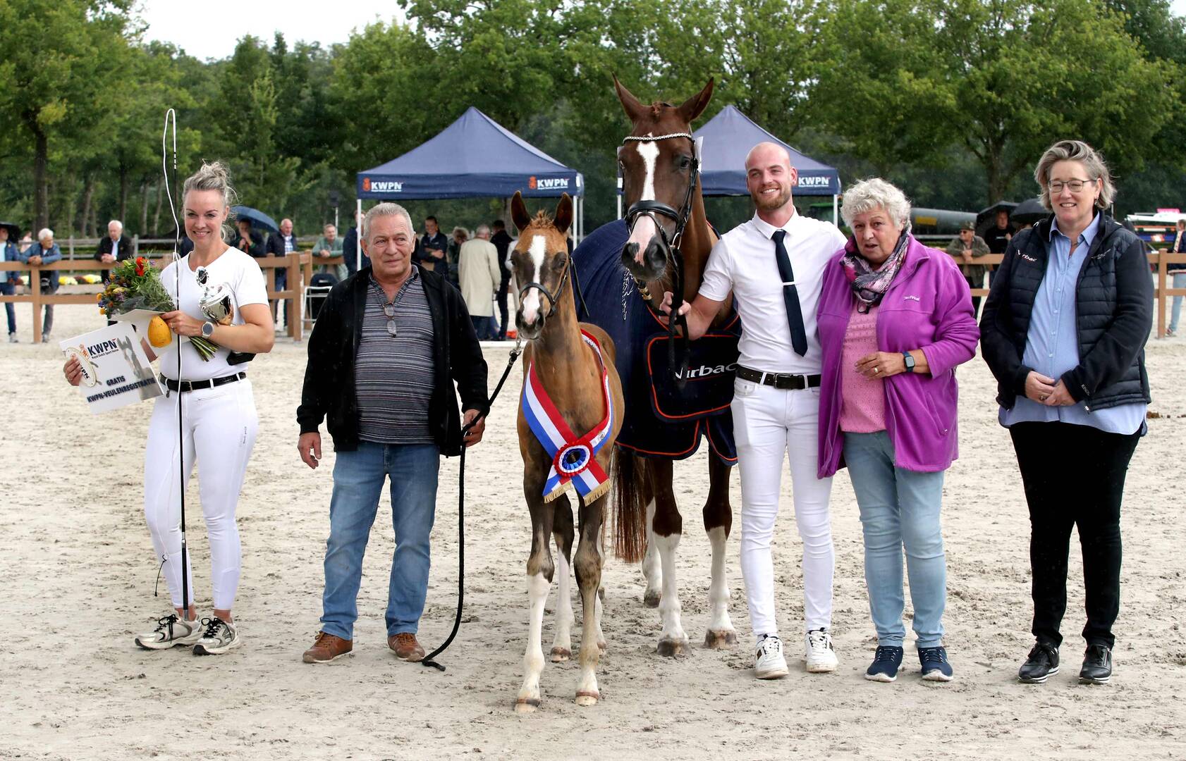 Vino Rosso-S.K. Crowned Foal Champion to Thunderous Applause