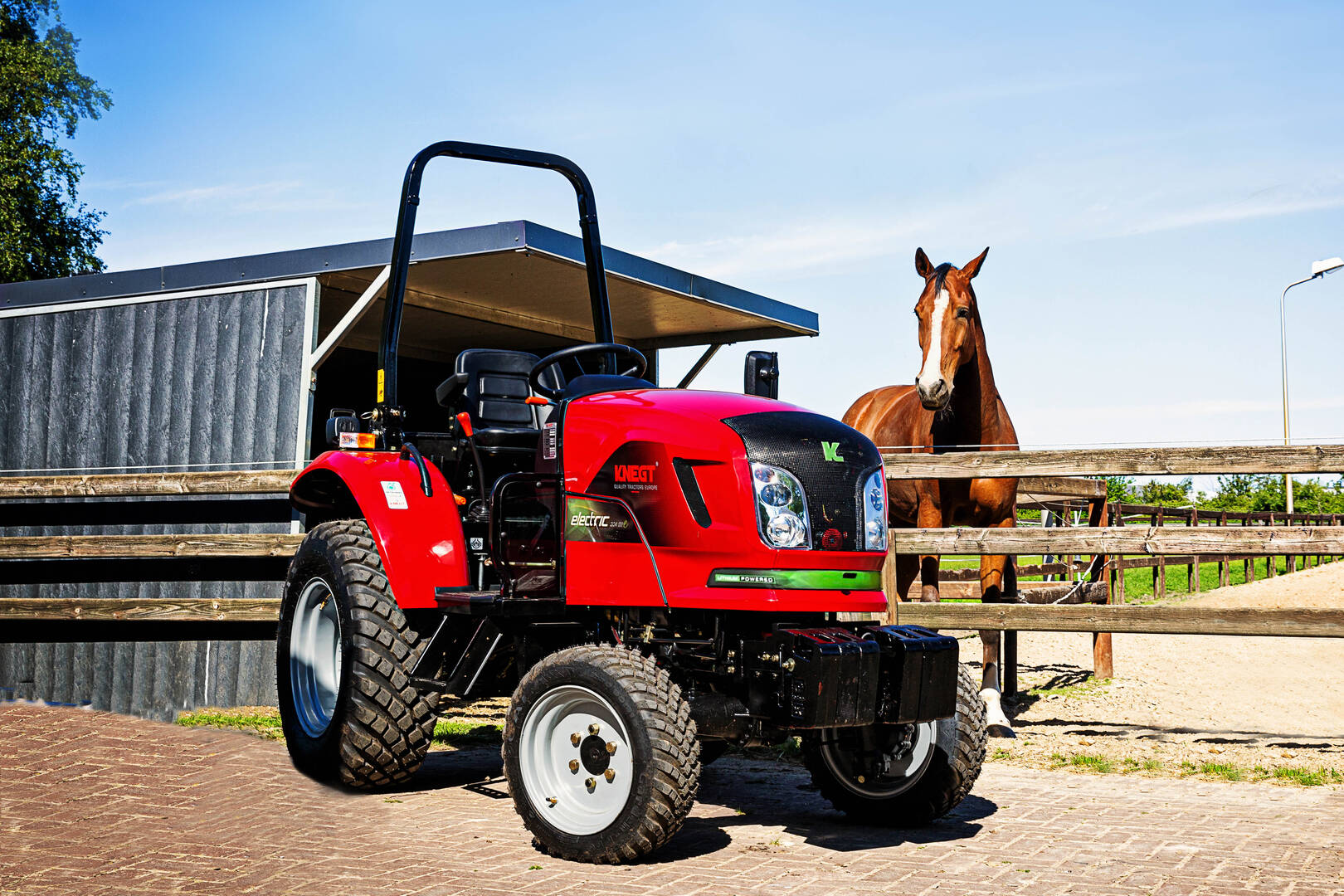 De elektrische Knegt-tractor: maximale kracht in volledige stilte