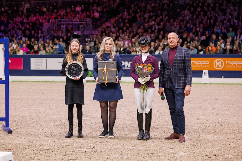 Pavo Perfect Pair Prize for Lina Uzunhasan and Powerbank